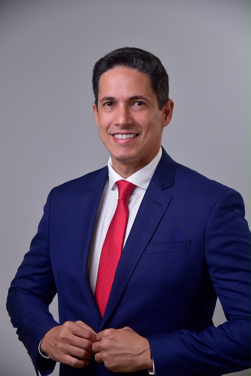 Dr. Fabiano Rodrigues, advogado OAB/BA 91.080